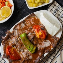 Mutlu Et Odun Ateşinde Döner