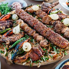 Altın Şiş Kebap Balık Meze