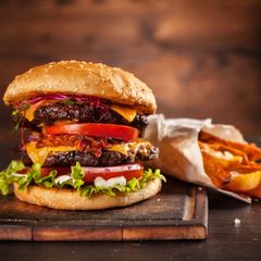 Cajuun Burger