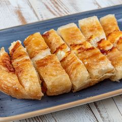 Buca Meşhur Sarıyer Börekçisi
