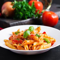 Mak-Makarna & Salata