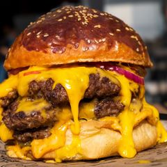 Goldenfingers Burger & Cheesesteak
