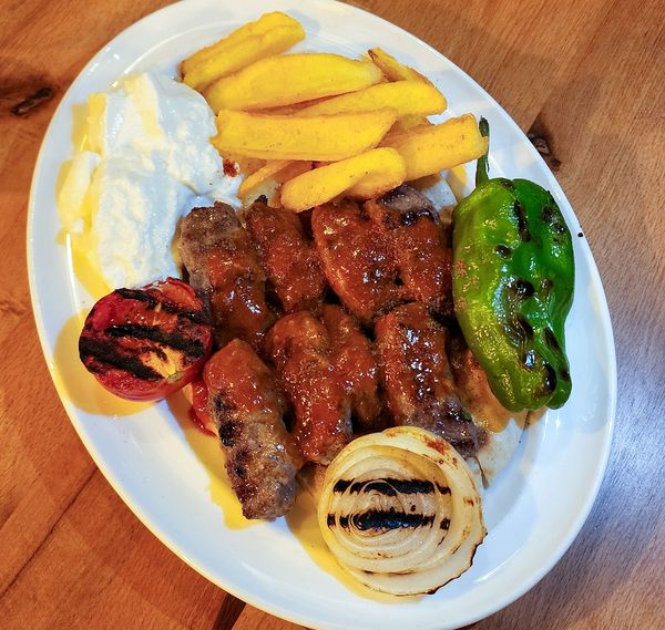Soslu Köfte