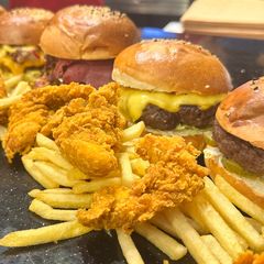Arquet Burger & Fries